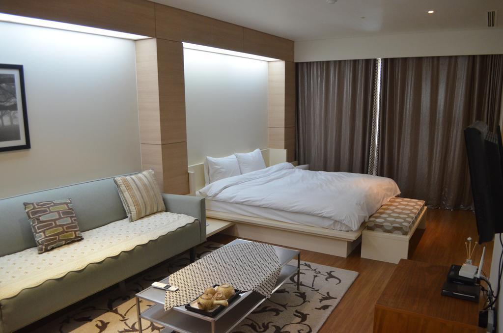 Lake Hills Bugok Resort Changnyeong Exteriör bild